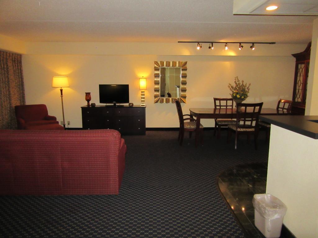 Atrium Hotel & Conference Center Hutchinson Dış mekan fotoğraf