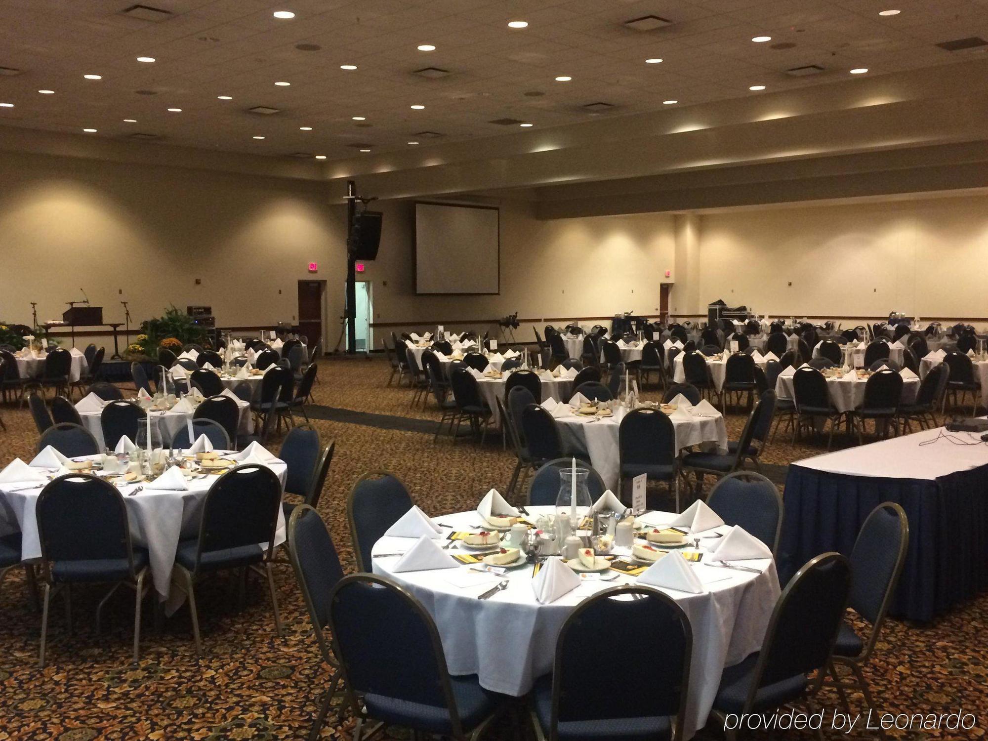 Atrium Hotel & Conference Center Hutchinson Dış mekan fotoğraf